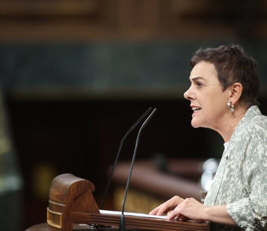 El Gobierno y Bildu acuerdan extender a 2026 la prohibición de desahuciar a personas vulnerables | Economía