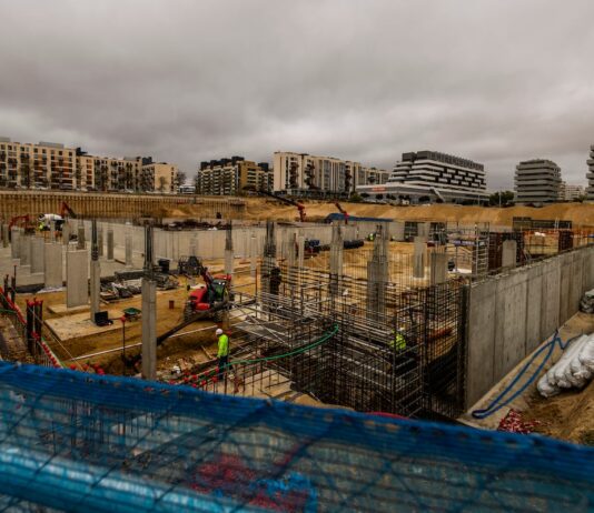La construcción echa el freno y atasca la vivienda protegida | Vivienda | Economía