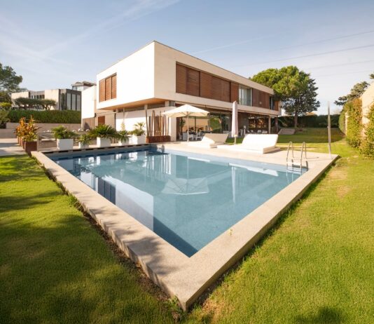 Las tres casas de la semana: arquitectura que respira amplitud en Somosaguas por 7,3 millones | Negocios