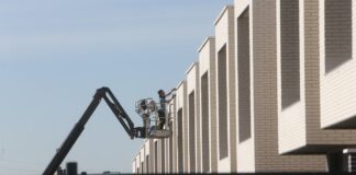 El precio de la vivienda crece al ritmo más elevado en 18 años y marca un nuevo máximo | Economía