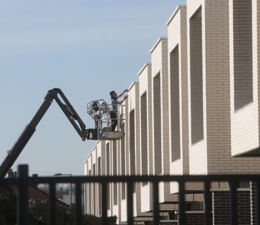 El precio de la vivienda crece al ritmo más elevado en 18 años y marca un nuevo máximo | Economía