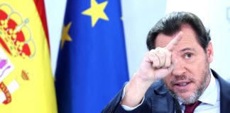 Transportes maniobra para cambiar la norma y evitar el alza de indemnizaciones en Renfe el 1 de enero | Economía