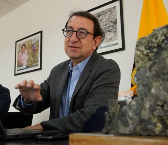 Viceministro de Minas renuncia tras alerta de posible continuidad del proyecto Loma Larga | Política | Noticias