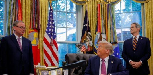 La posible llegada de un pupilo de Trump a la presidencia de la Reserva Federal pone en guardia al mercado | Economía