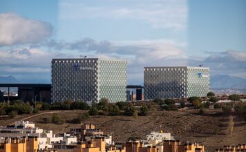 Telefónica propone una rebaja del 20% en su oferta del ERE en tres filiales y ultima el acuerdo global para todo el grupo | Economía