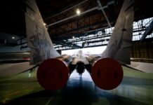 El futuro avión de combate europeo, en riesgo: Francia y Alemania pugnan por el liderazgo del proyecto en el que está Indra | Economía