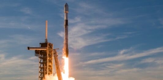 SpaceX apunta a una valoración de 680.000 millones y confirma su intención de salir a Bolsa en 2026 | Empresas