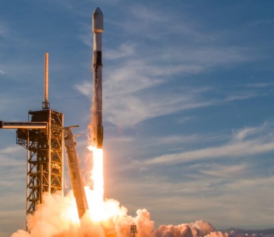 SpaceX apunta a una valoración de 680.000 millones y confirma su intención de salir a Bolsa en 2026 | Empresas