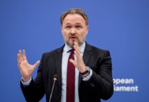 El comisario de Energía, Dan Jorgensen: “Vamos a darle más poder a la UE en las interconexiones energéticas entre países” | Economía