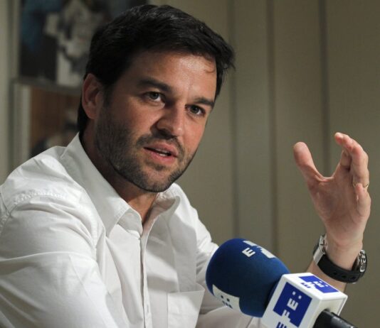 Gonzalo Martín-Villa, mano derecha de Javier de Paz, deja Telefónica | Empresas