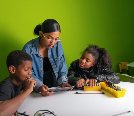 Startup Emmi drives a new educational model in Mexico •