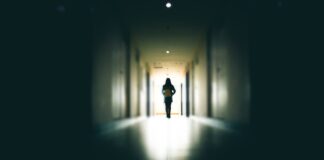 Cuando el acoso se produce entre funcionarios: “No es fácil que los testigos lo confirmen” | Negocios