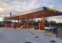 Plenergy y Ballenoil reactivan la batalla de la gasolina ‘low cost’: una estación de servicio nueva cada cuatro días | Empresas