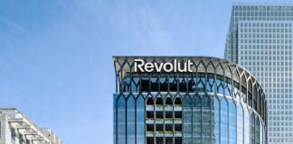 Revolut seeks banking license in Peru and accelerates its expansion •