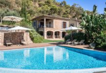 Las tres casas de la semana: paraíso balear discreto y autosuficiente por 6,5 millones | Negocios