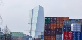 Qué se puede esperar del pulso comercial entre Estados Unidos y Europa que asusta a las Bolsas | Mercados Financieros