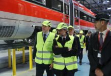 Renfe comprará trenes que puedan rodar a 350 kilómetros por hora y puntuará el plazo de entrega | Empresas
