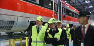 Renfe comprará trenes que puedan rodar a 350 kilómetros por hora y puntuará el plazo de entrega | Empresas