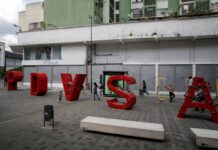 Los inversores oportunistas abren la puerta a una posible reestructuración de la deuda de Venezuela | Mercados Financieros