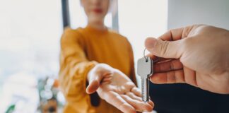 Tengo vivienda, pero no liquidez: guía legal para garantizar una vejez digna | Mis Derechos | Economía