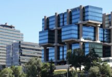 El icónico edificio de Los Cubos en Madrid, a la venta | Empresas