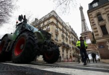 El campo europeo protesta contra el acuerdo comercial con Mercosur en vísperas de su votación por parte de los países de la UE | Economía