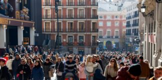 Madrid supera por primera vez a Cataluña en afiliados a la Seguridad Social | Economía