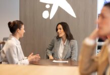 CaixaBank asesorará a los clientes empresarios para legar a sus herederos | Empresas