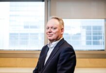 Jens Eskelund, presidente de la Cámara de Comercio de la UE en China: “Si Europa no actúa, veremos industrias abandonando el continente en los próximos años” | Economía