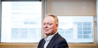 Jens Eskelund, presidente de la Cámara de Comercio de la UE en China: “Si Europa no actúa, veremos industrias abandonando el continente en los próximos años” | Economía