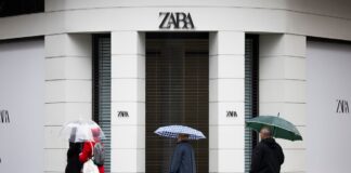 Adiós al primer Zara de la historia: Inditex cerrará la tienda de la calle Juan Flórez de A Coruña | Empresas