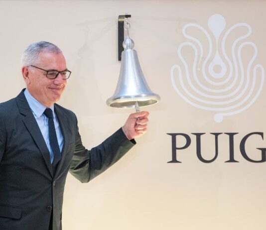 Puig negocia su fusión con el gigante de la belleza Estée Lauder | Empresas