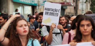 Las dificultades para acceder a una casa en Portugal, el país con la vivienda más sobrevalorada de la UE: “No consigo vivir sola” | Economía