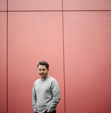 El economista francés Gabriel Zucman defiende una tasa para las grandes fortunas en todos los países | Economía