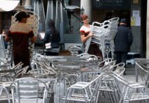 Hacienda amplía el plazo para que los autónomos elijan entre el sistema de módulos o el de ingresos reales en el IRPF | Economía