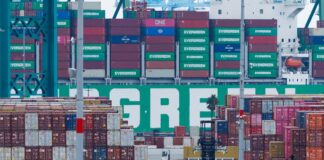 El crecimiento de Estados Unidos se frena hasta el 2,2% en el primer año de la ofensiva arancelaria de Trump | Economía