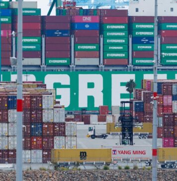 El crecimiento de Estados Unidos se frena hasta el 2,2% en el primer año de la ofensiva arancelaria de Trump | Economía