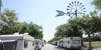 La ocupación en apartamentos, casas rurales y campings tocó máximos en 2025 por los altos precios de los hoteles | Economía