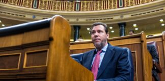 Adif da por reparada la línea Madrid-Sevilla tras un mes de corte por el siniestro de Adamuz | Economía