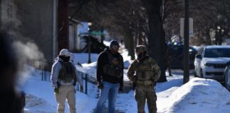Redadas en Minneapolis: Ecuatoriano se escondió tres horas en la nieve para no ser detenido por agentes de ICE, su cuñado no logró escapar y fue capturado | Política | Noticias