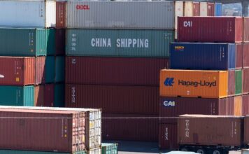 Estados Unidos reduce su déficit comercial un 1,2% por el tirón de las exportaciones de petróleo más caro por la guerra de Irán | Economía