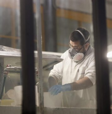 Trabajo concreta que la antigüedad y otros once pluses no se podrán eliminar al subir el salario mínimo | Economía