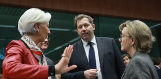 La UE impulsa el papel del euro en los mercados de capitales para ganar terreno frente al dólar | Economía