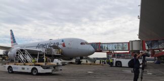 Iberia ofrece la devolución y el cambio de billetes para los vuelos a Cuba aunque mantiene las frecuencias | Economía