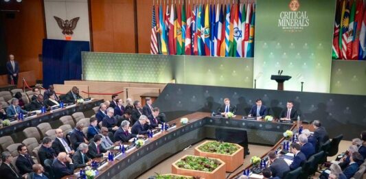 Ecuador suscribe acuerdo con EE. UU. y otros países para el aseguramiento del suministro en la minería | Política | Noticias