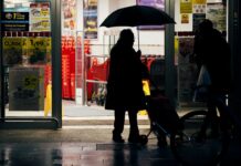 La denuncia de la CECU ante la CNMC para que investigue los márgenes de los supermercados irrita al sector | Economía