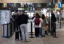Los sindicatos mayoritarios desconvocan la huelga ferroviaria desde este martes | Economía