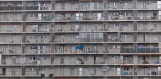 La compraventa de viviendas superó las 700.000 operaciones en 2025, la cifra más alta desde 2007 | Vivienda | Economía