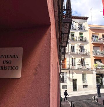 Fedea recomienda más coordinación entre administraciones para enfrentar el auge del alquiler turístico | Vivienda | Economía