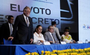 Comisión revisa las carpetas de 20 catedráticos que harán el examen escrito y práctico para los aspirantes a ser vocal del Consejo Nacional Electoral | Política | Noticias